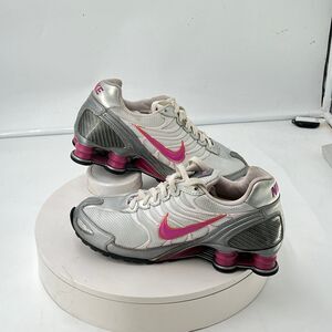 Nike Plus Womens Shox Running Shoes Gray Low Top Lace Up Sneakers 6